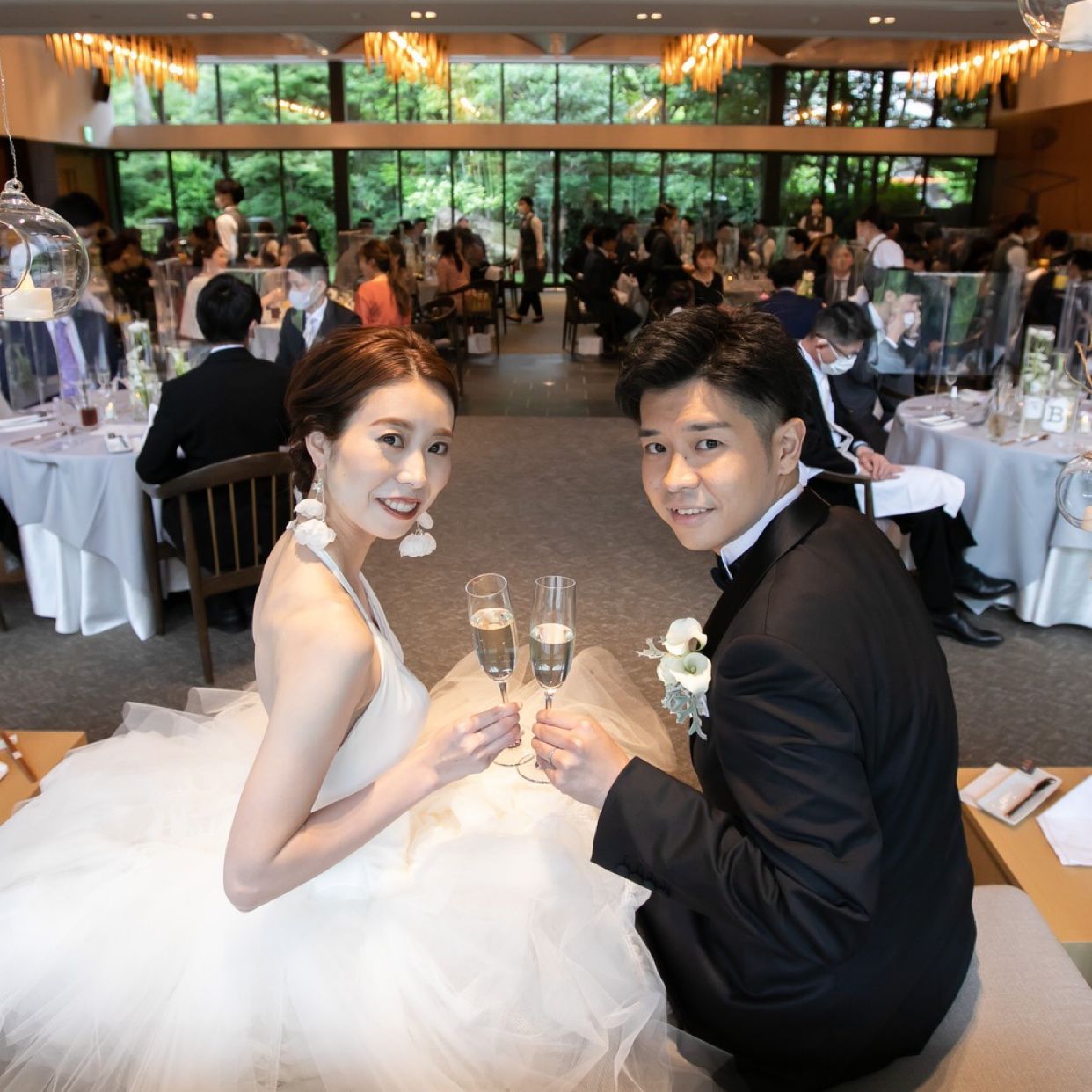 披露宴パーティのカバー写真