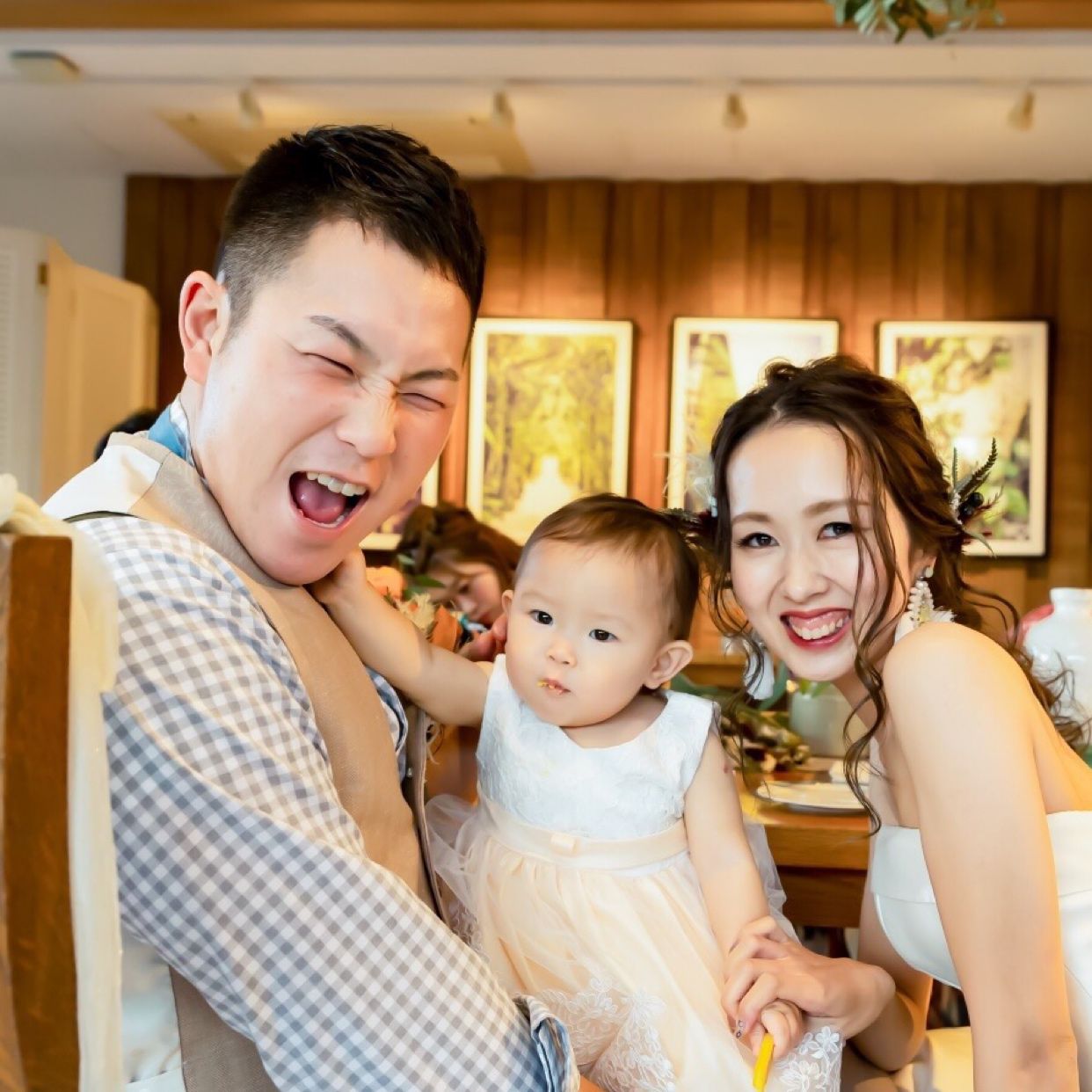 披露宴パーティのカバー写真