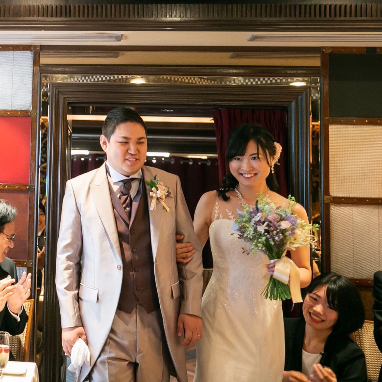 披露宴パーティのカバー写真