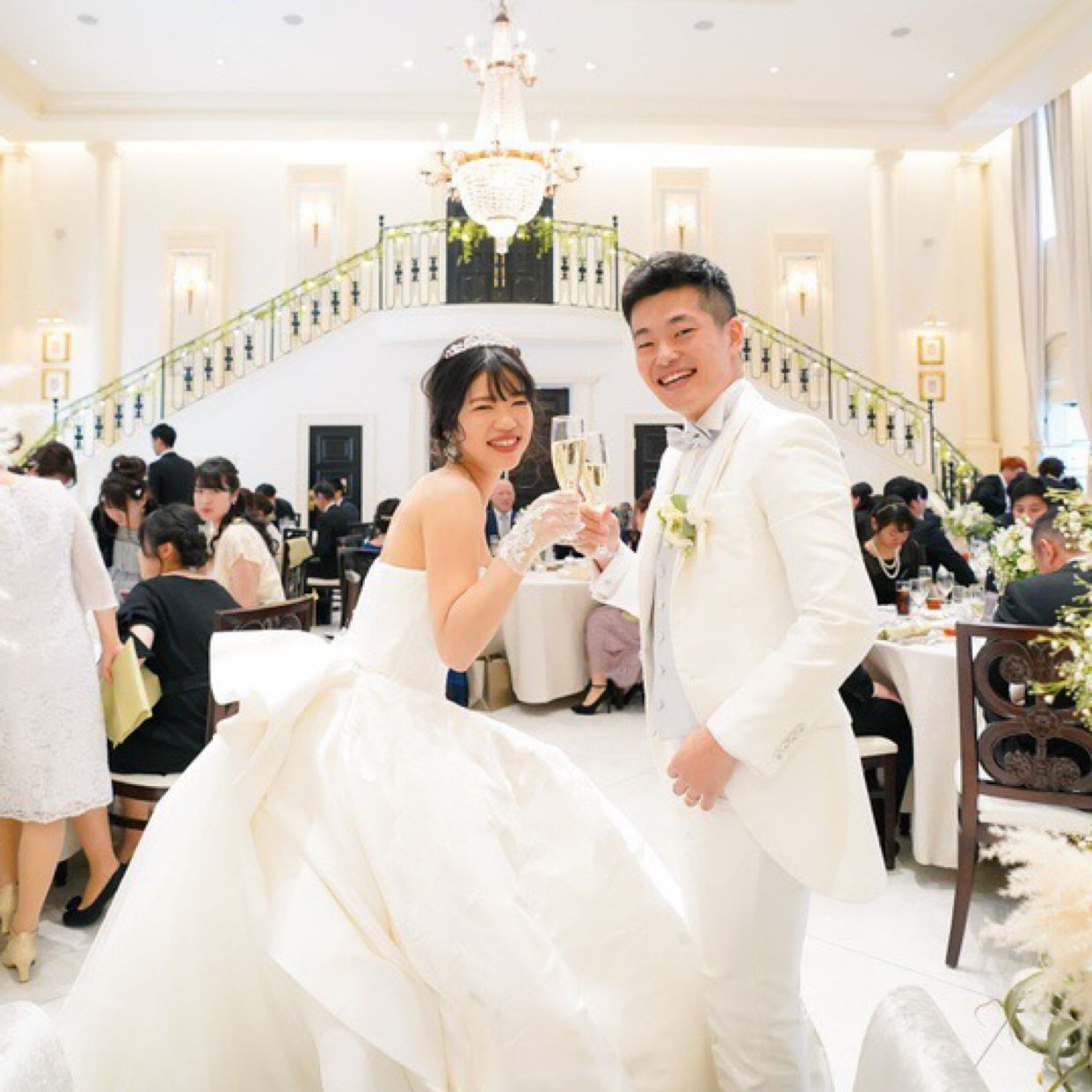 披露宴パーティのカバー写真