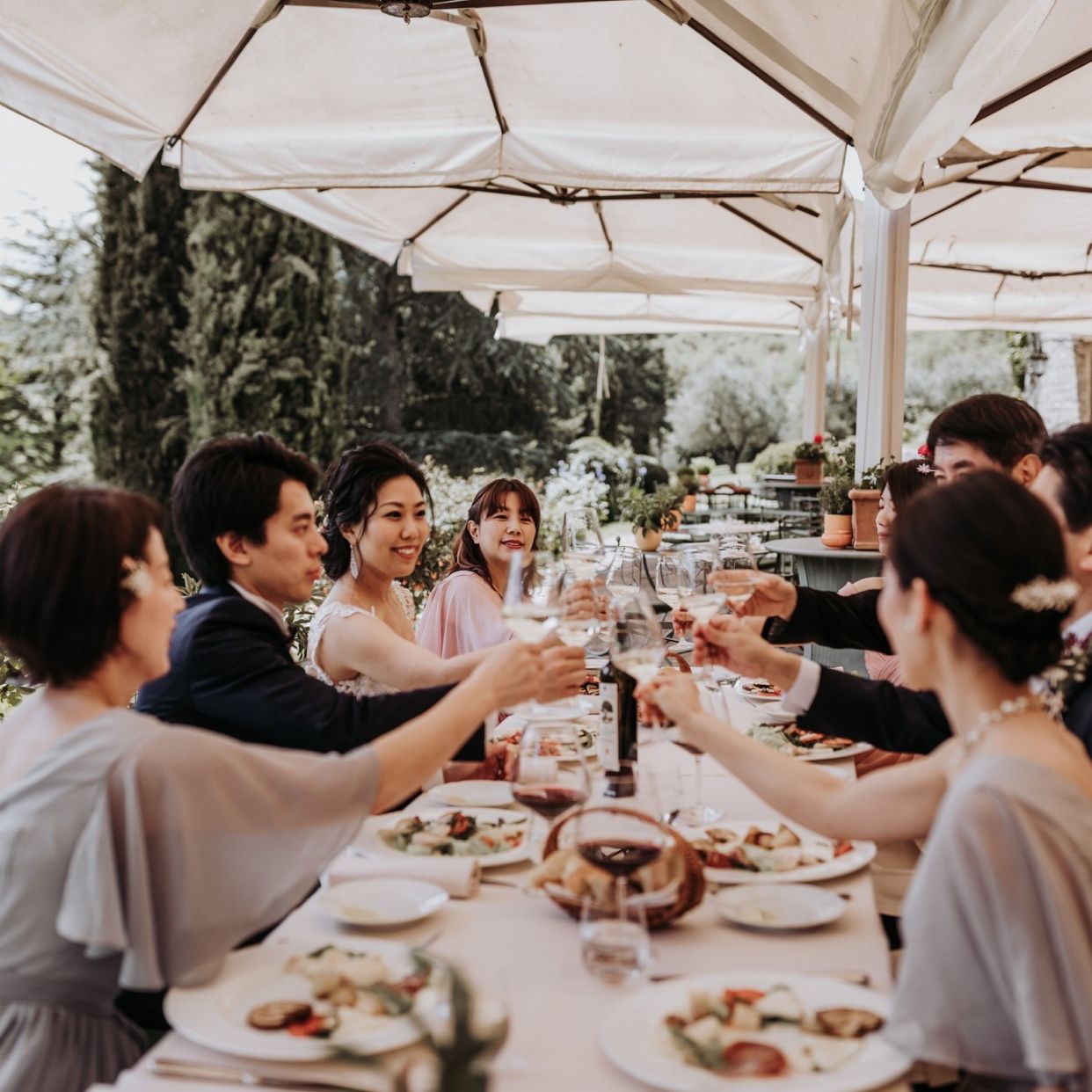 披露宴パーティのカバー写真