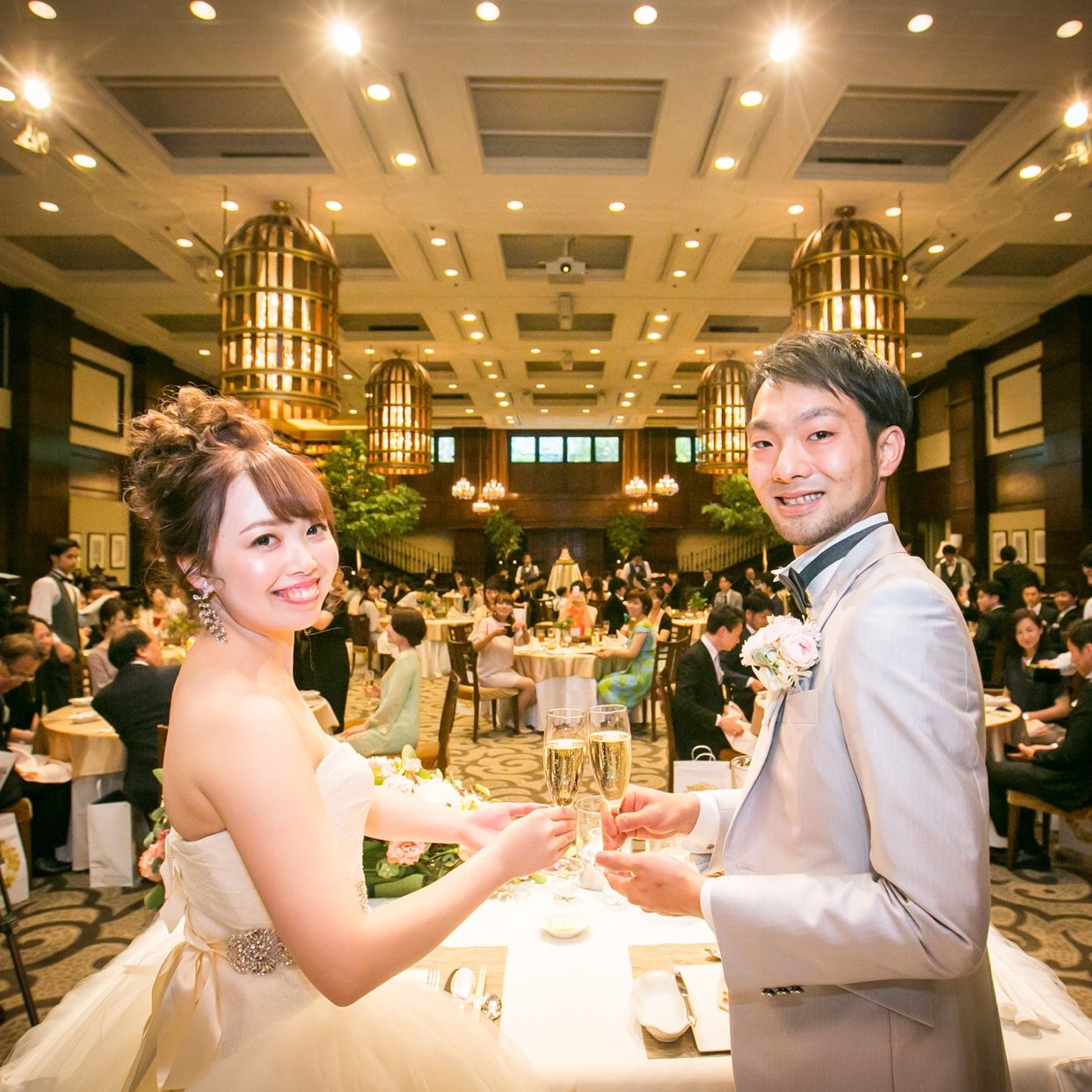 披露宴パーティのカバー写真