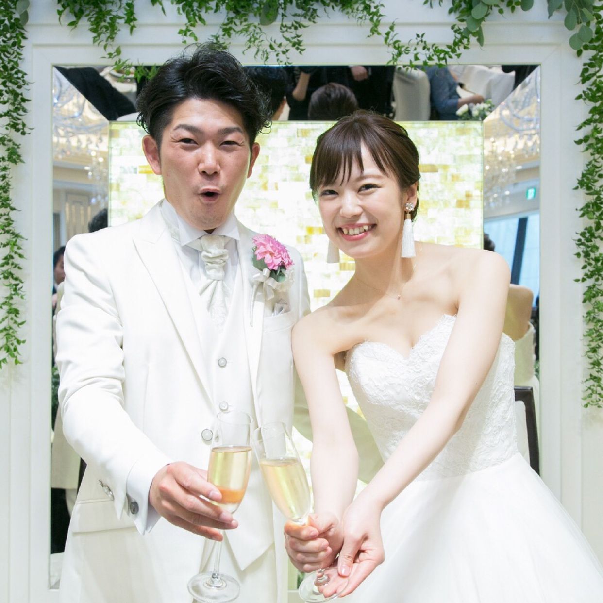 披露宴パーティのカバー写真