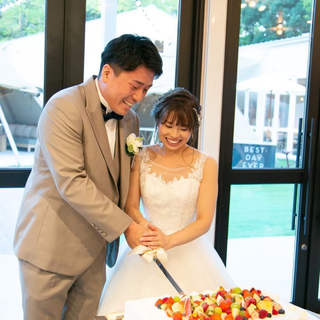 披露宴パーティのカバー写真