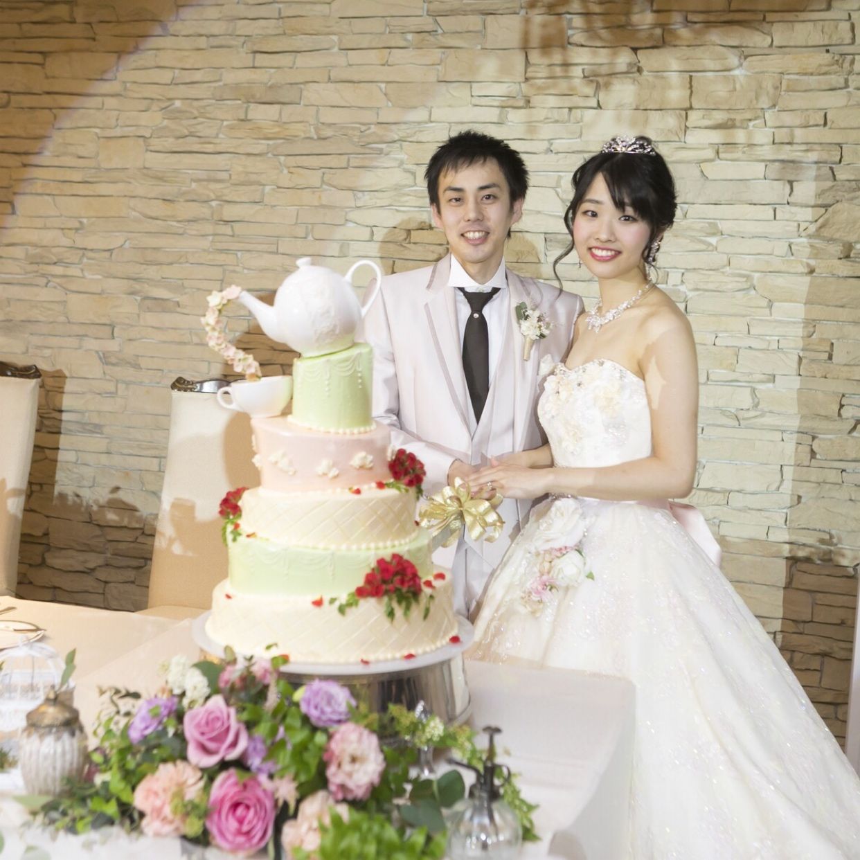 披露宴パーティのカバー写真