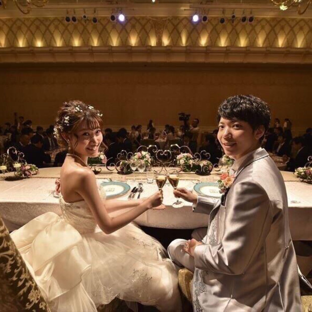 披露宴パーティのカバー写真