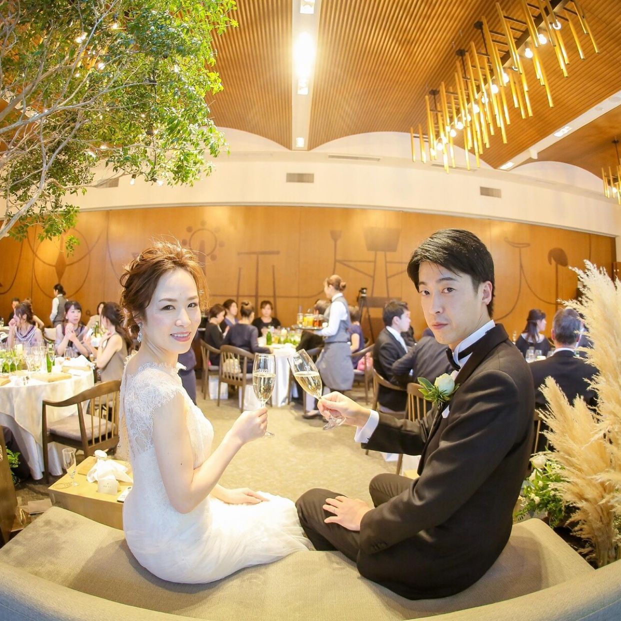 披露宴パーティのカバー写真