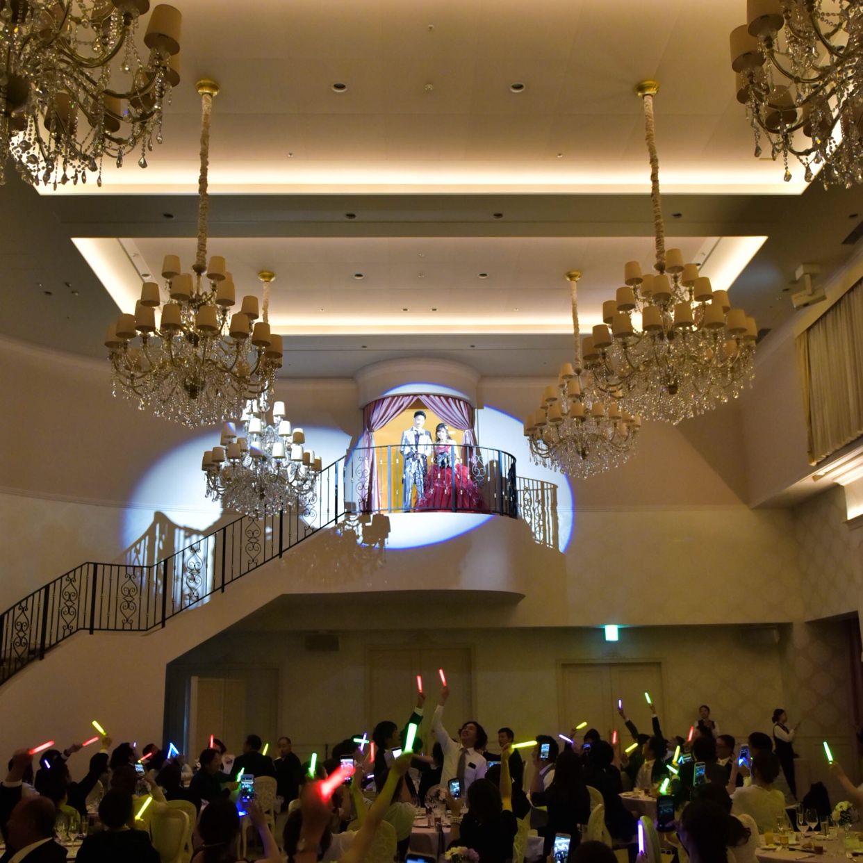 披露宴パーティのカバー写真