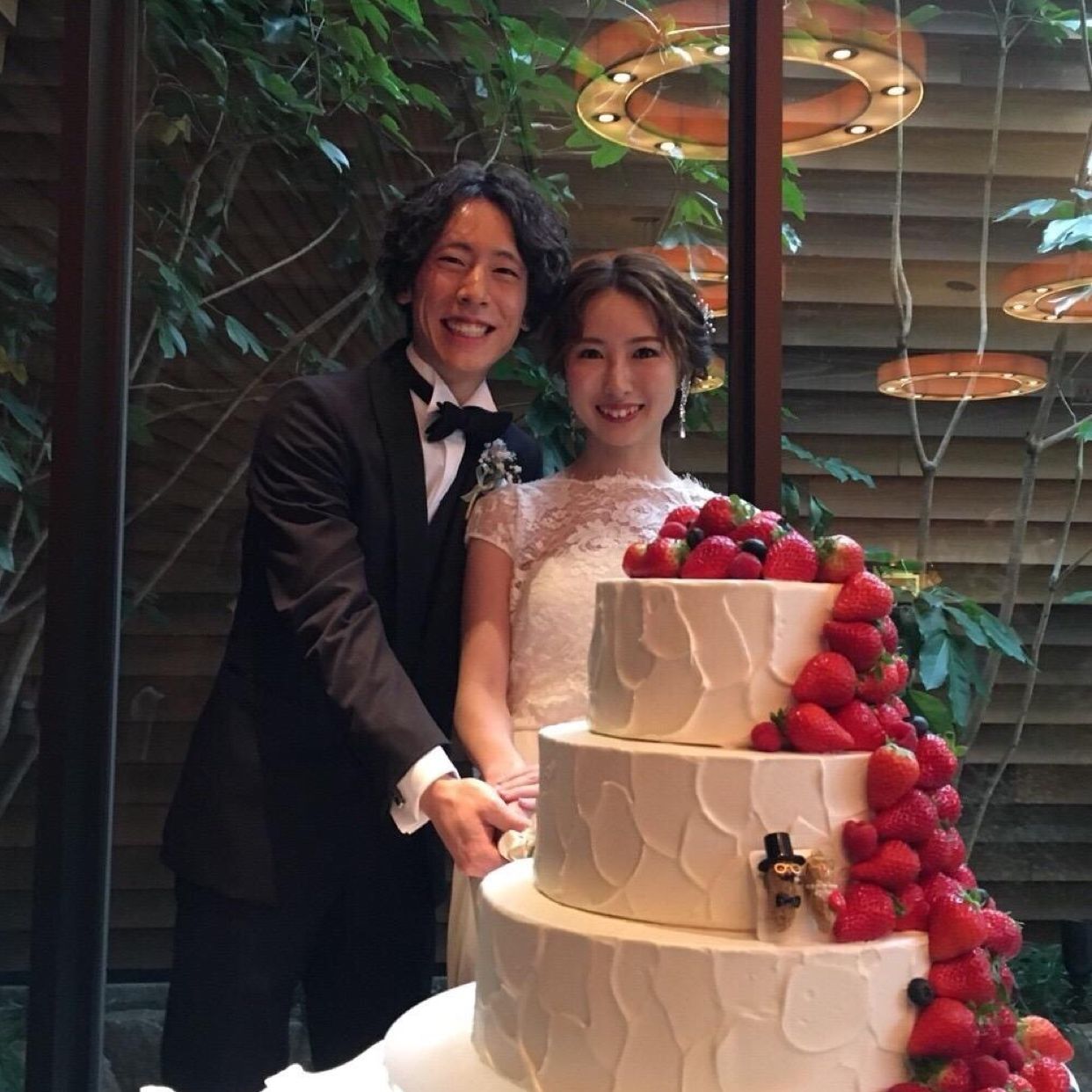 披露宴パーティのカバー写真