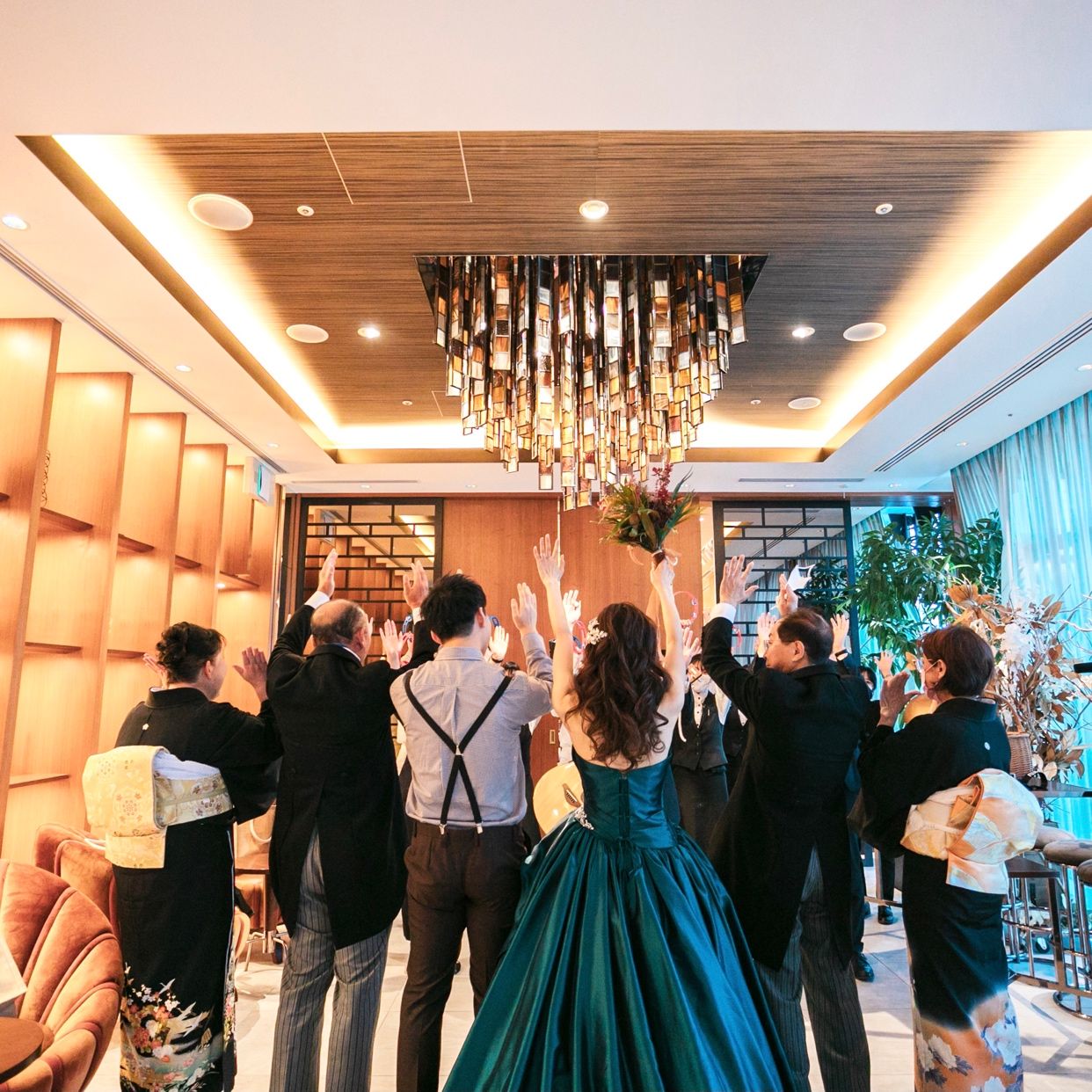 披露宴パーティのカバー写真