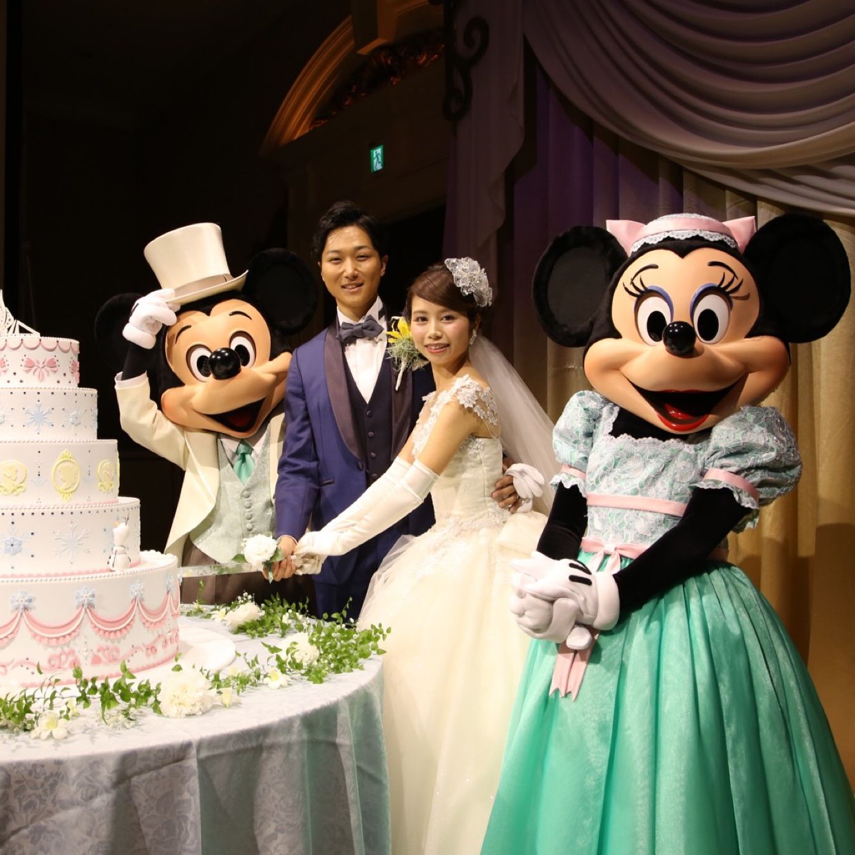 披露宴パーティのカバー写真