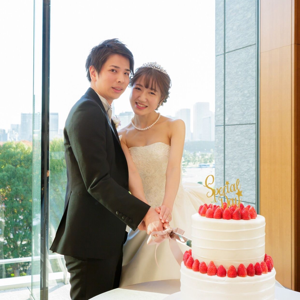 披露宴パーティのカバー写真