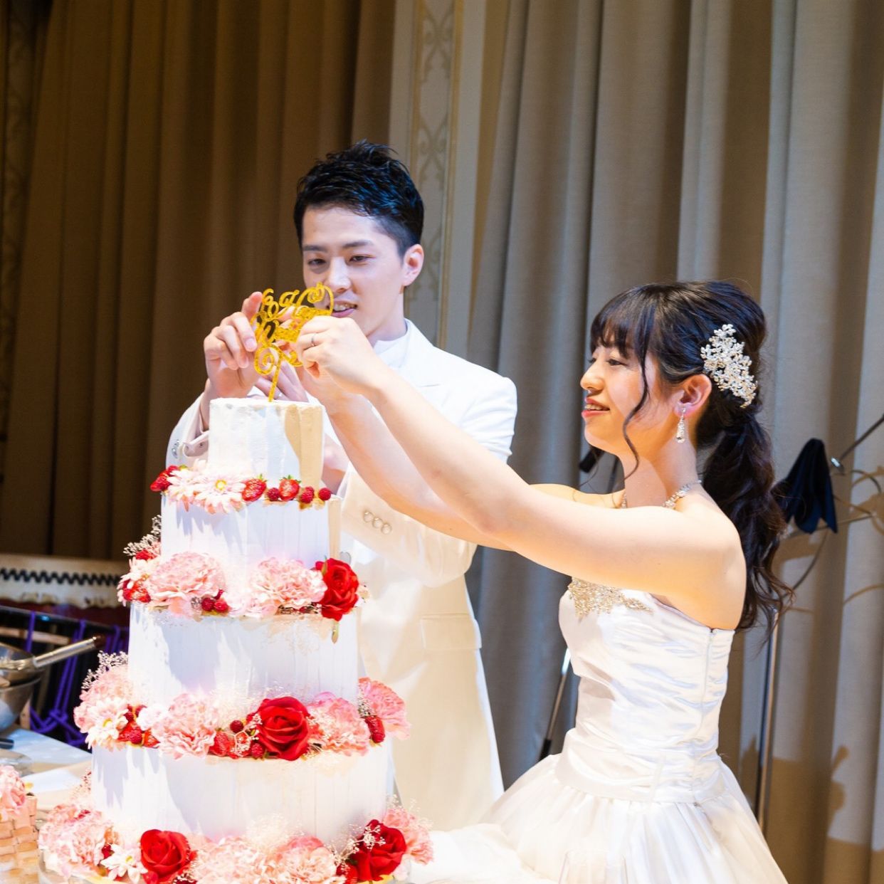 披露宴パーティのカバー写真