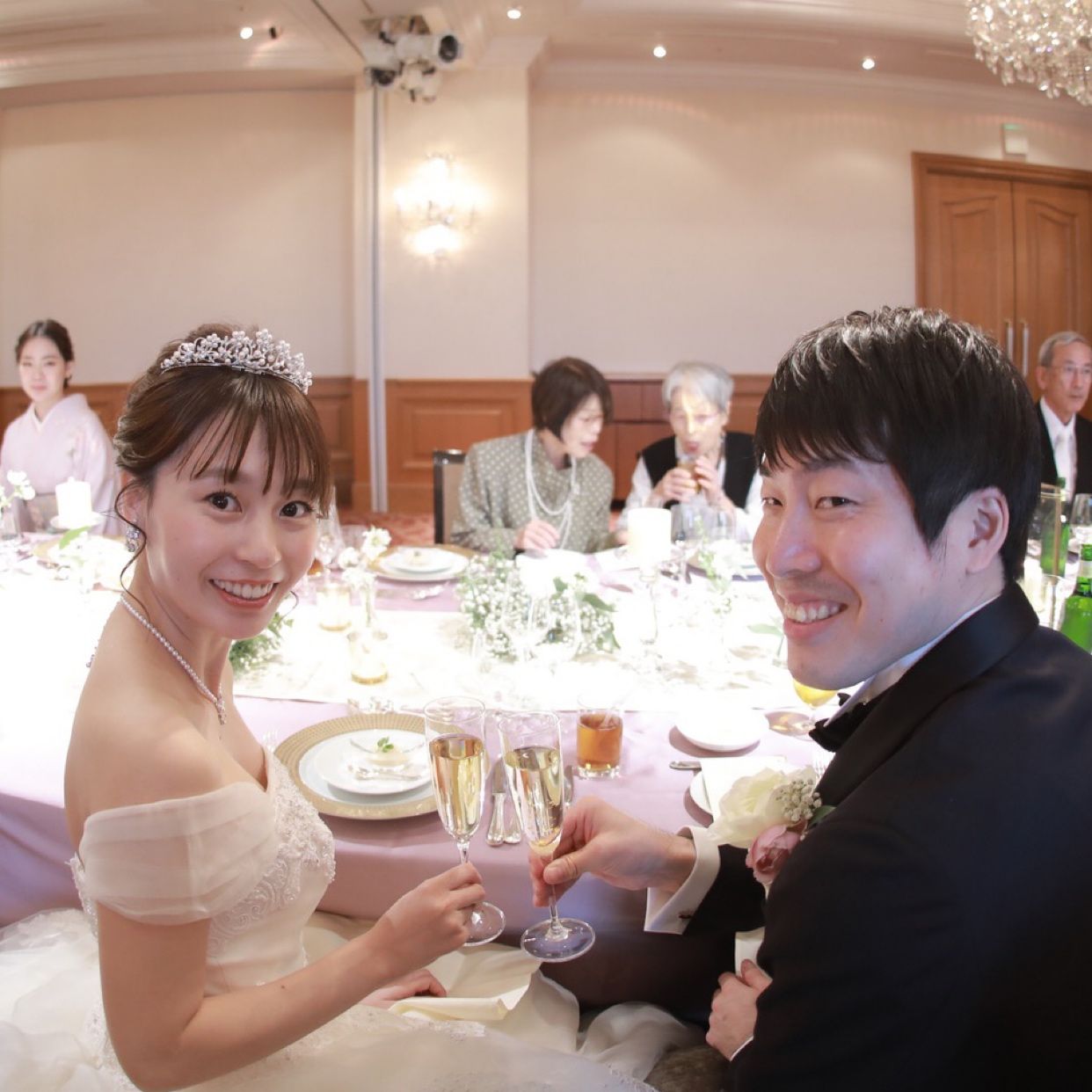 披露宴パーティのカバー写真