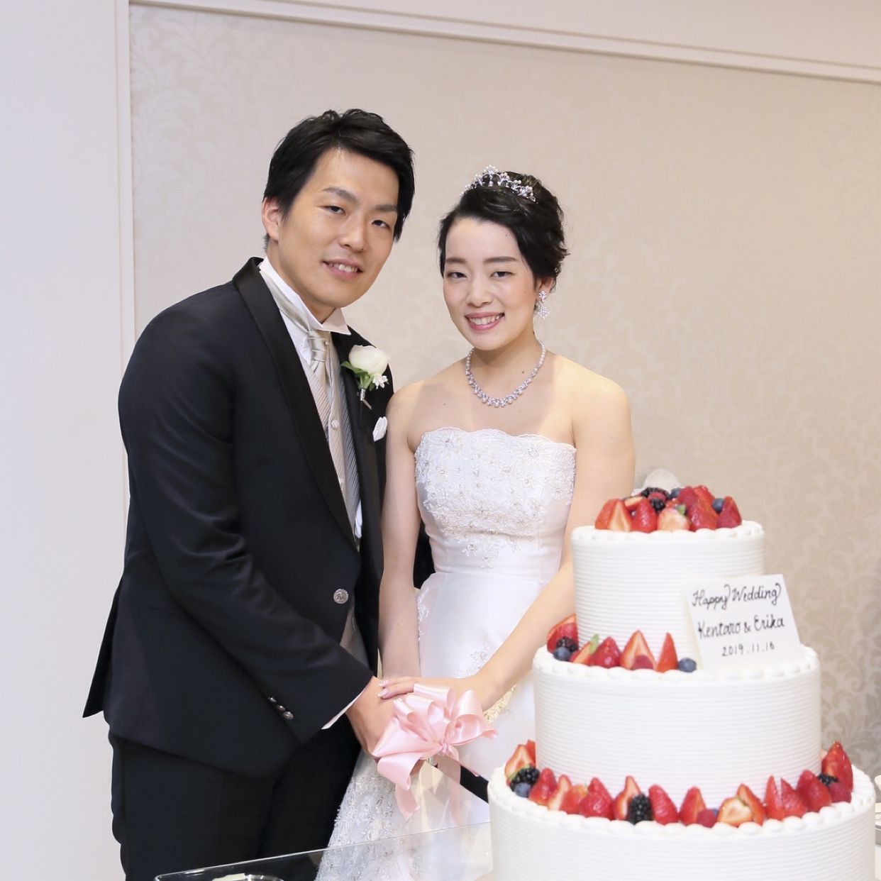 披露宴パーティのカバー写真