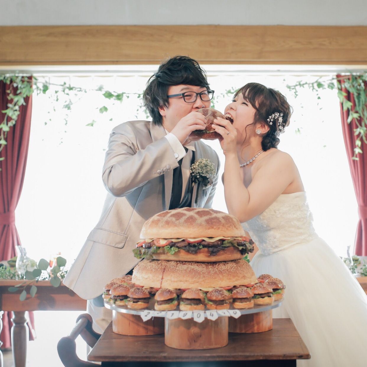 披露宴パーティのカバー写真