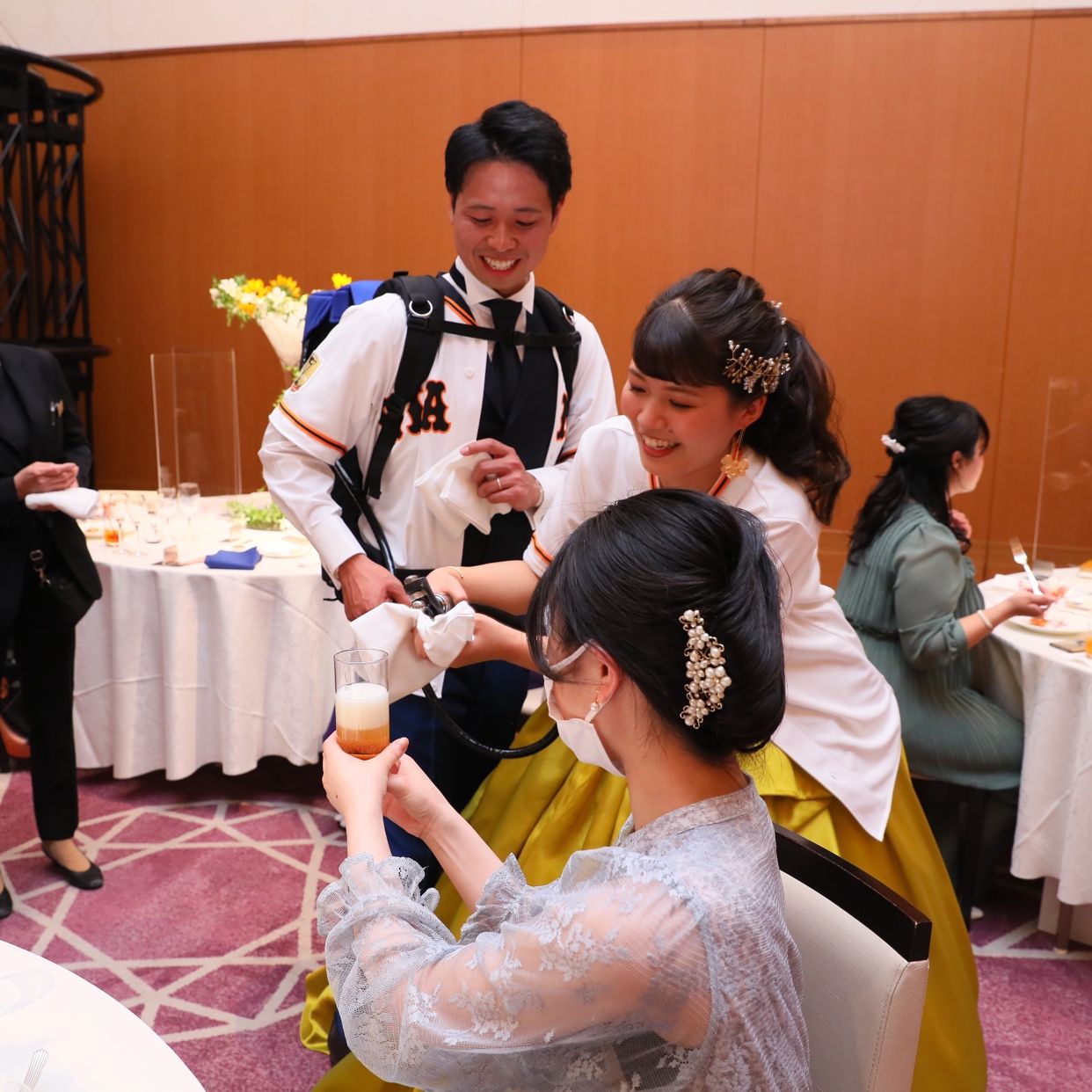 披露宴パーティのカバー写真