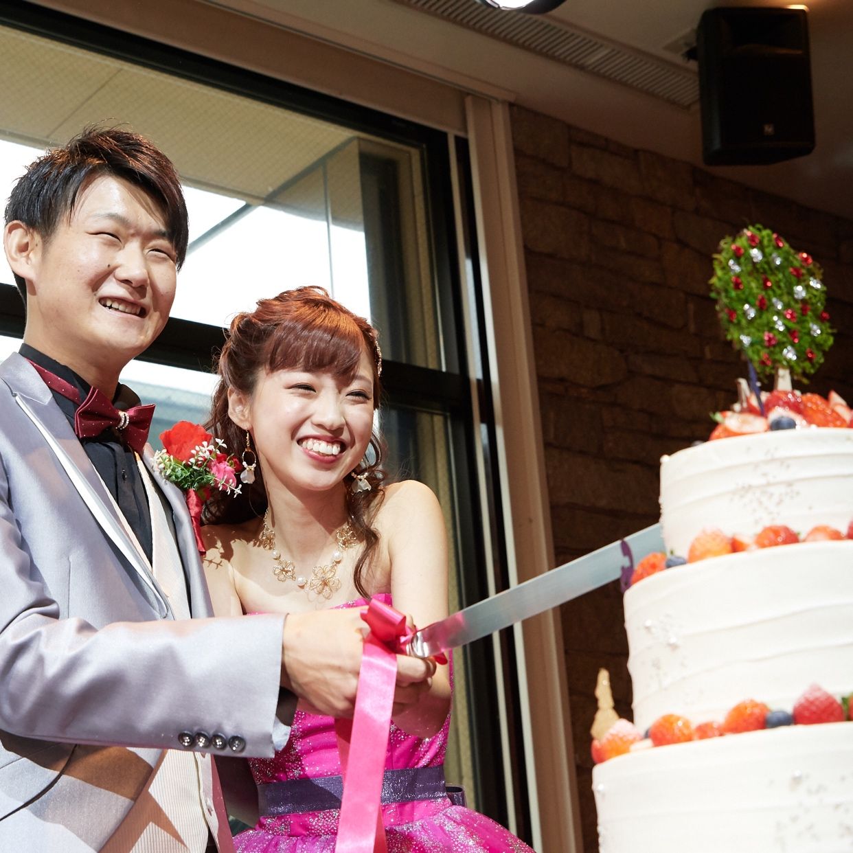 披露宴パーティのカバー写真