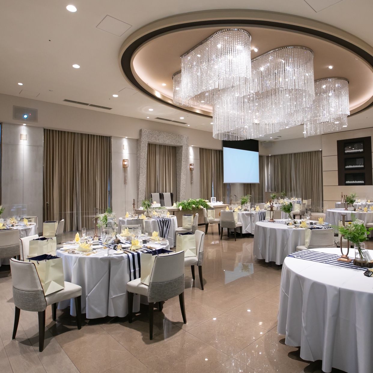 披露宴パーティのカバー写真