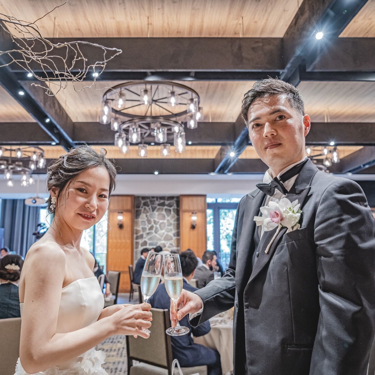 披露宴パーティのカバー写真