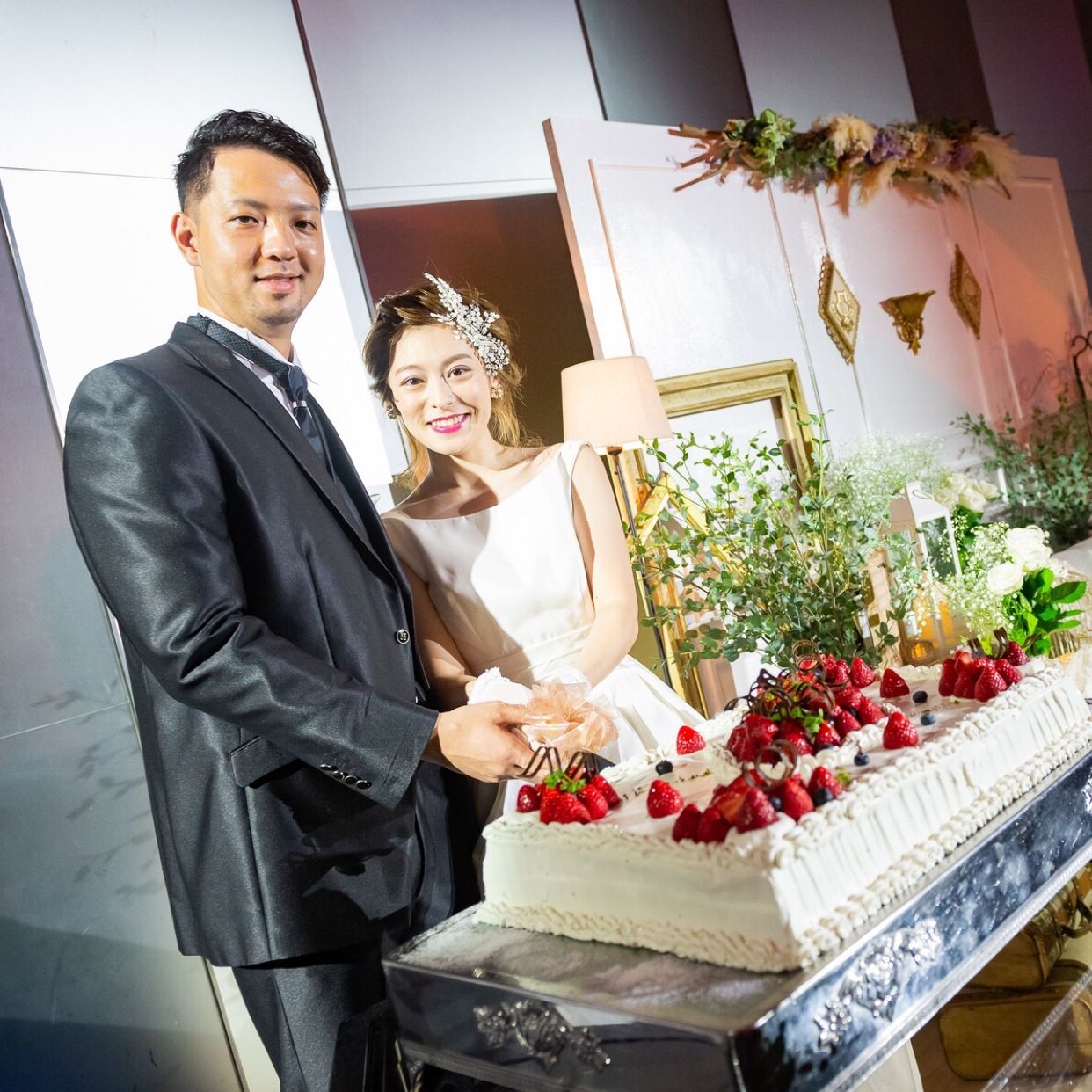 披露宴パーティのカバー写真