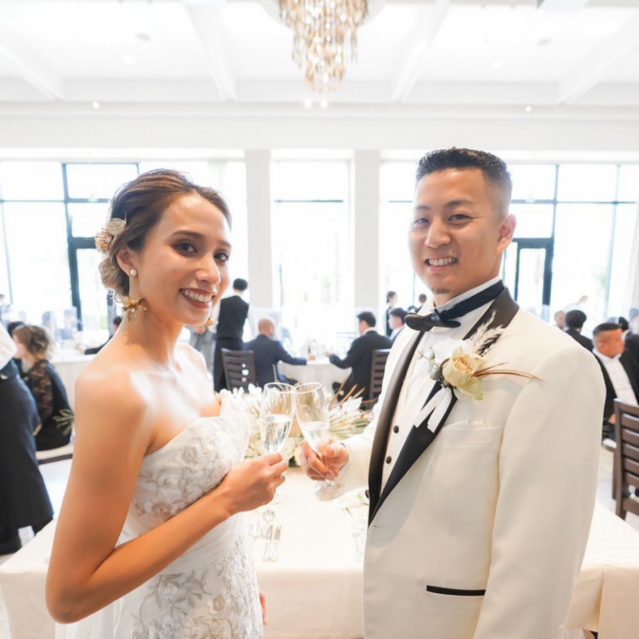 披露宴パーティのカバー写真