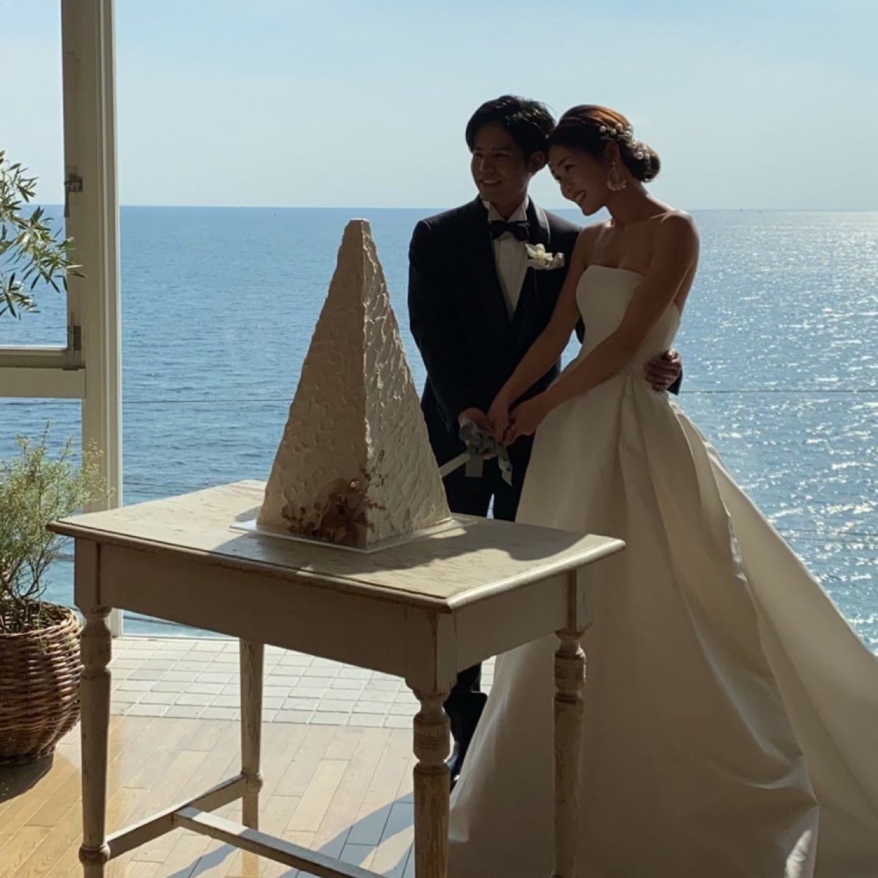 披露宴パーティのカバー写真