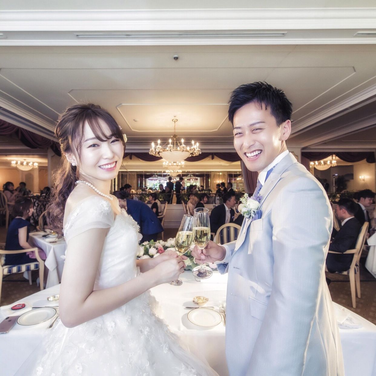 披露宴パーティのカバー写真