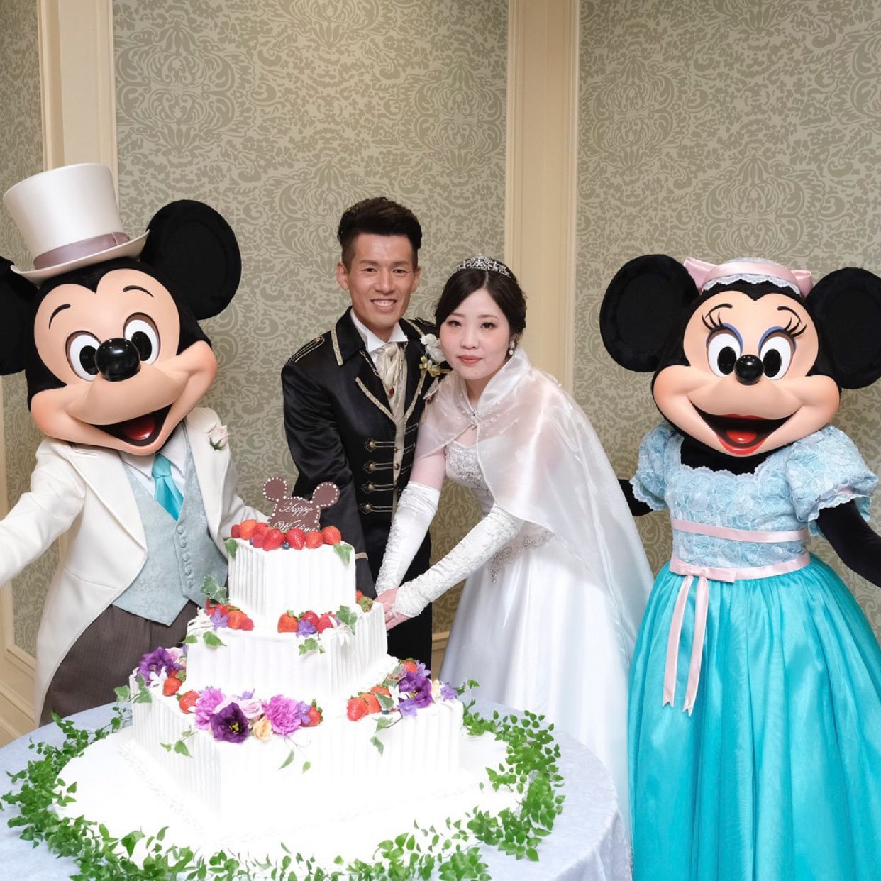 披露宴パーティのカバー写真