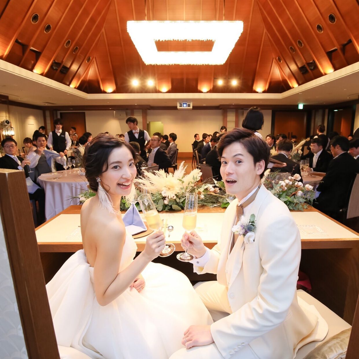 披露宴パーティのカバー写真