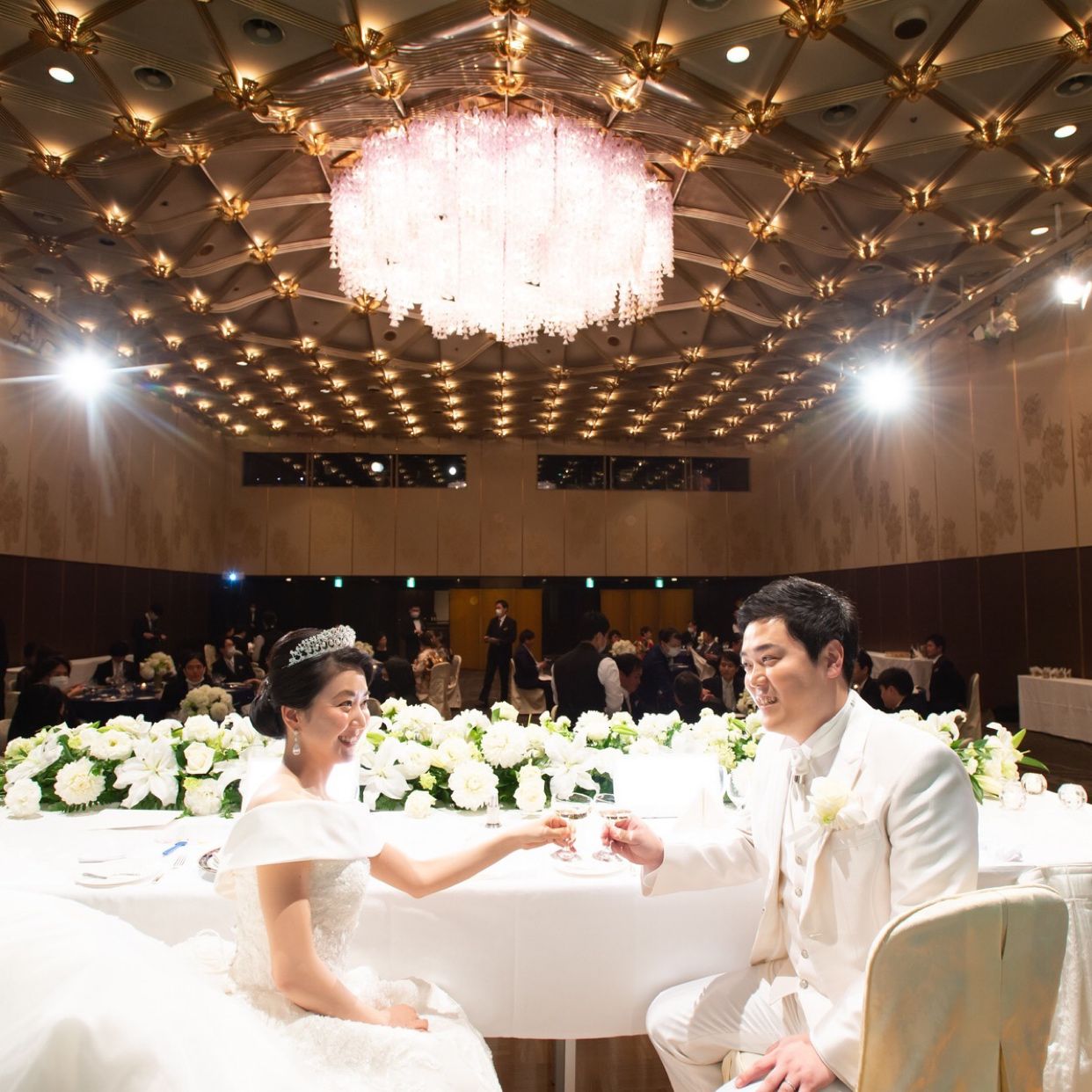 披露宴パーティのカバー写真