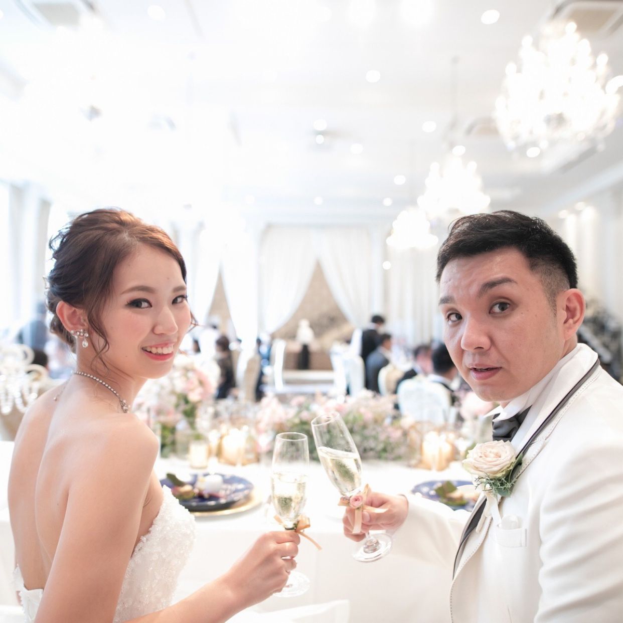 披露宴パーティのカバー写真