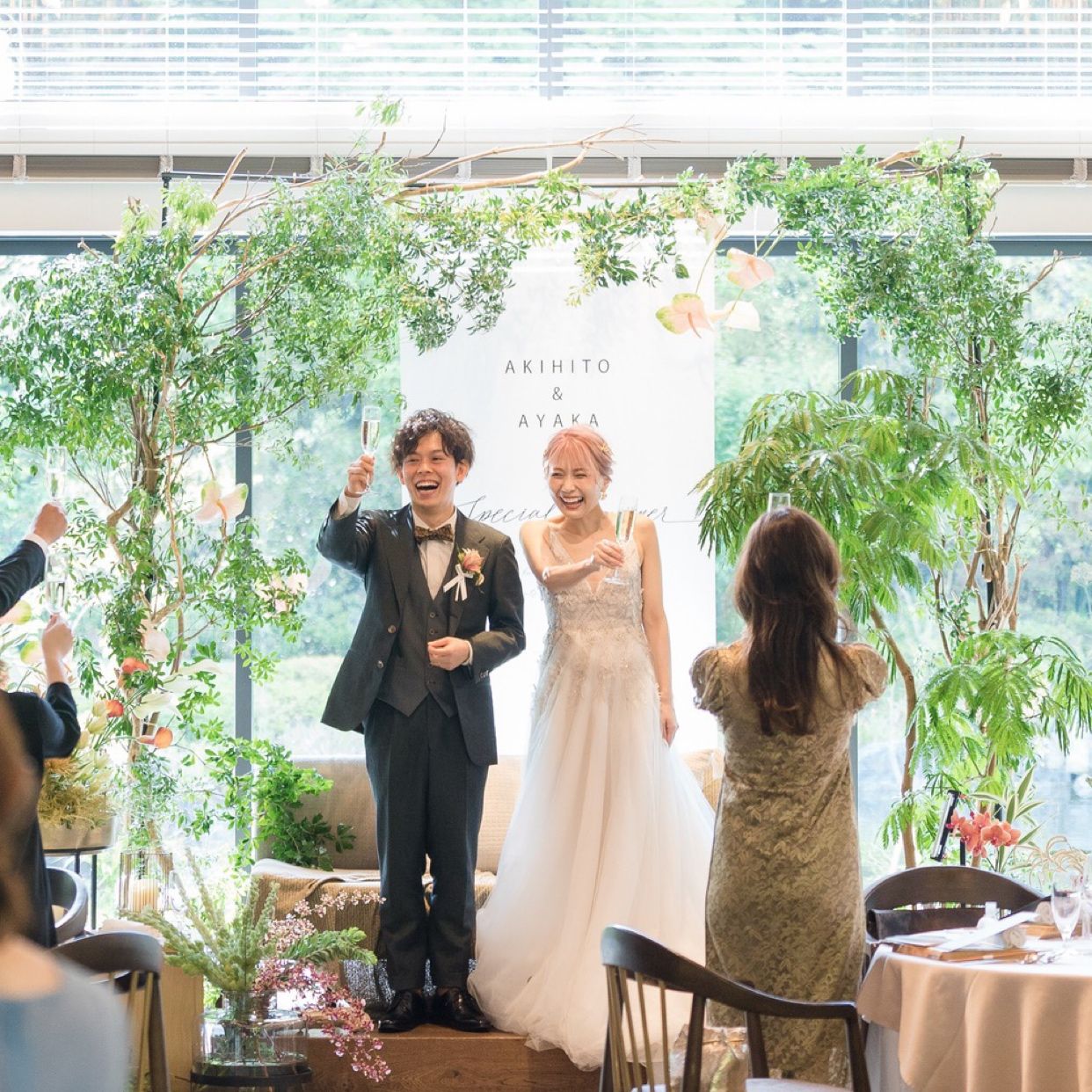 披露宴パーティのカバー写真