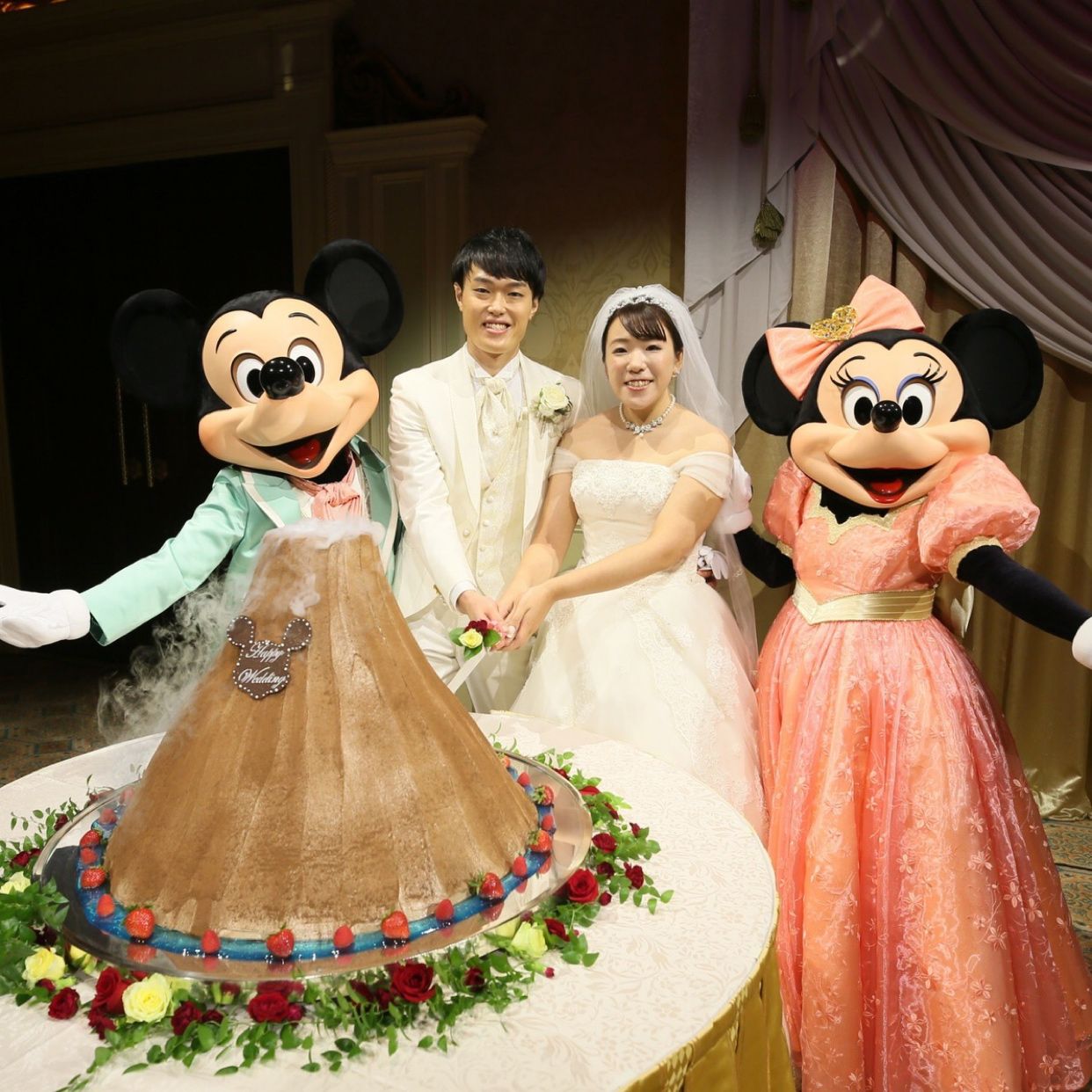 披露宴パーティのカバー写真