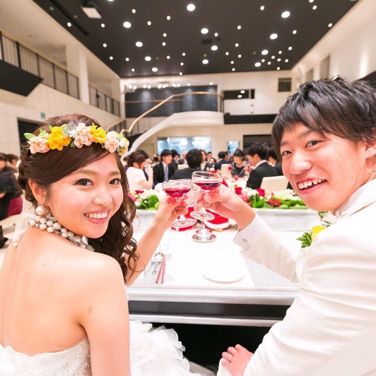 披露宴パーティのカバー写真