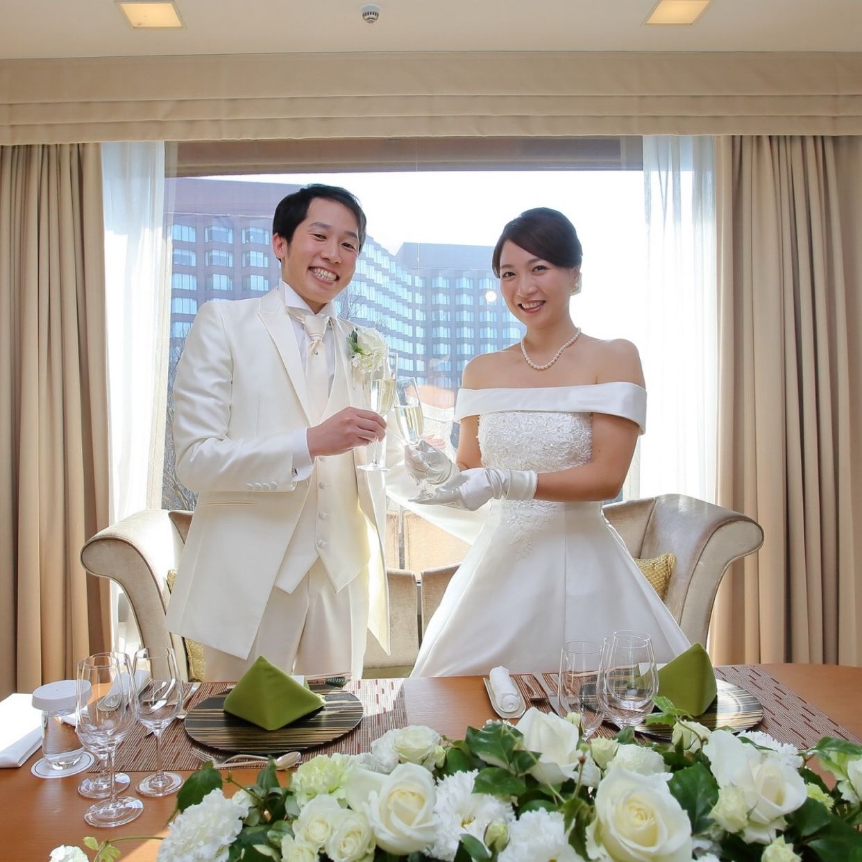 披露宴パーティのカバー写真