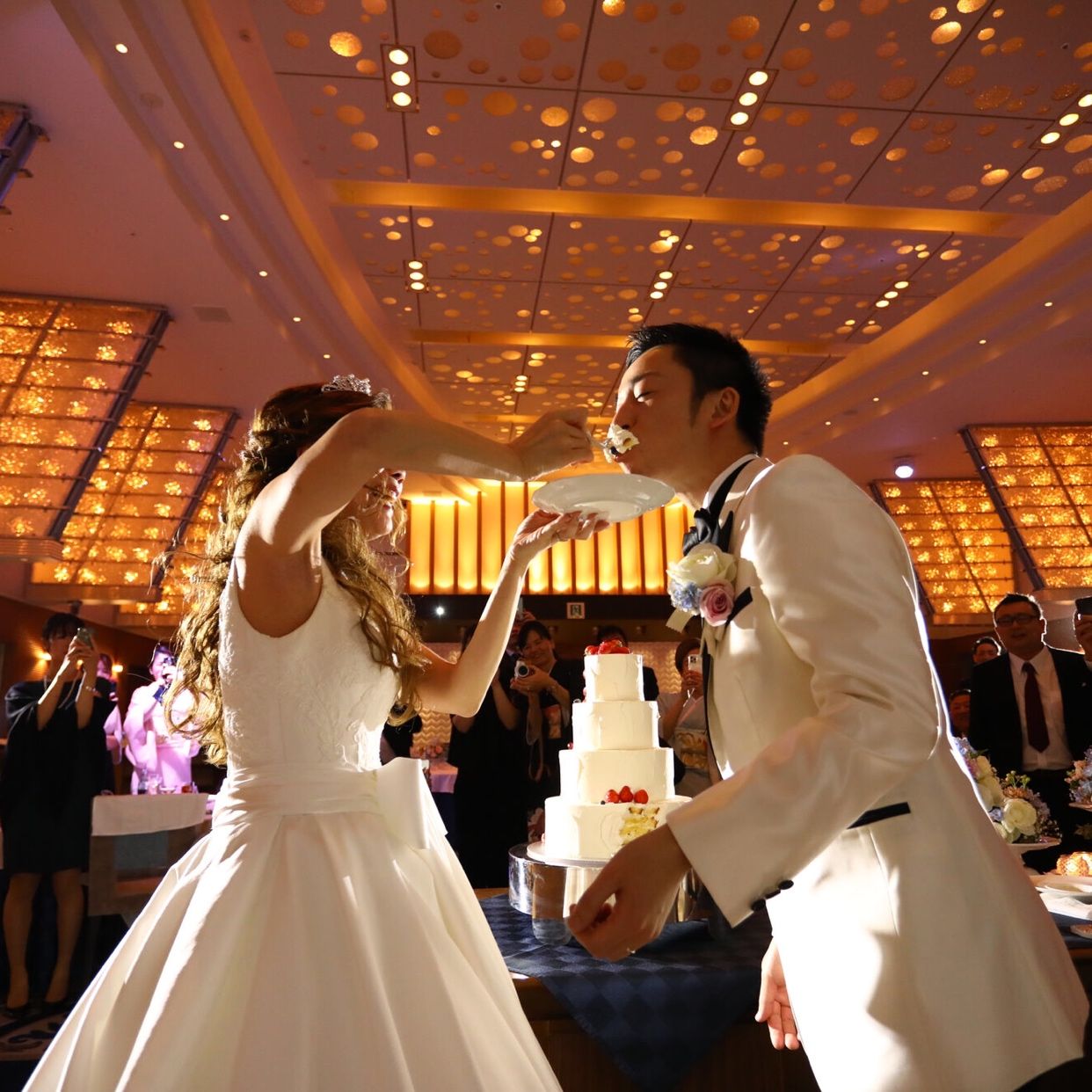 披露宴パーティのカバー写真