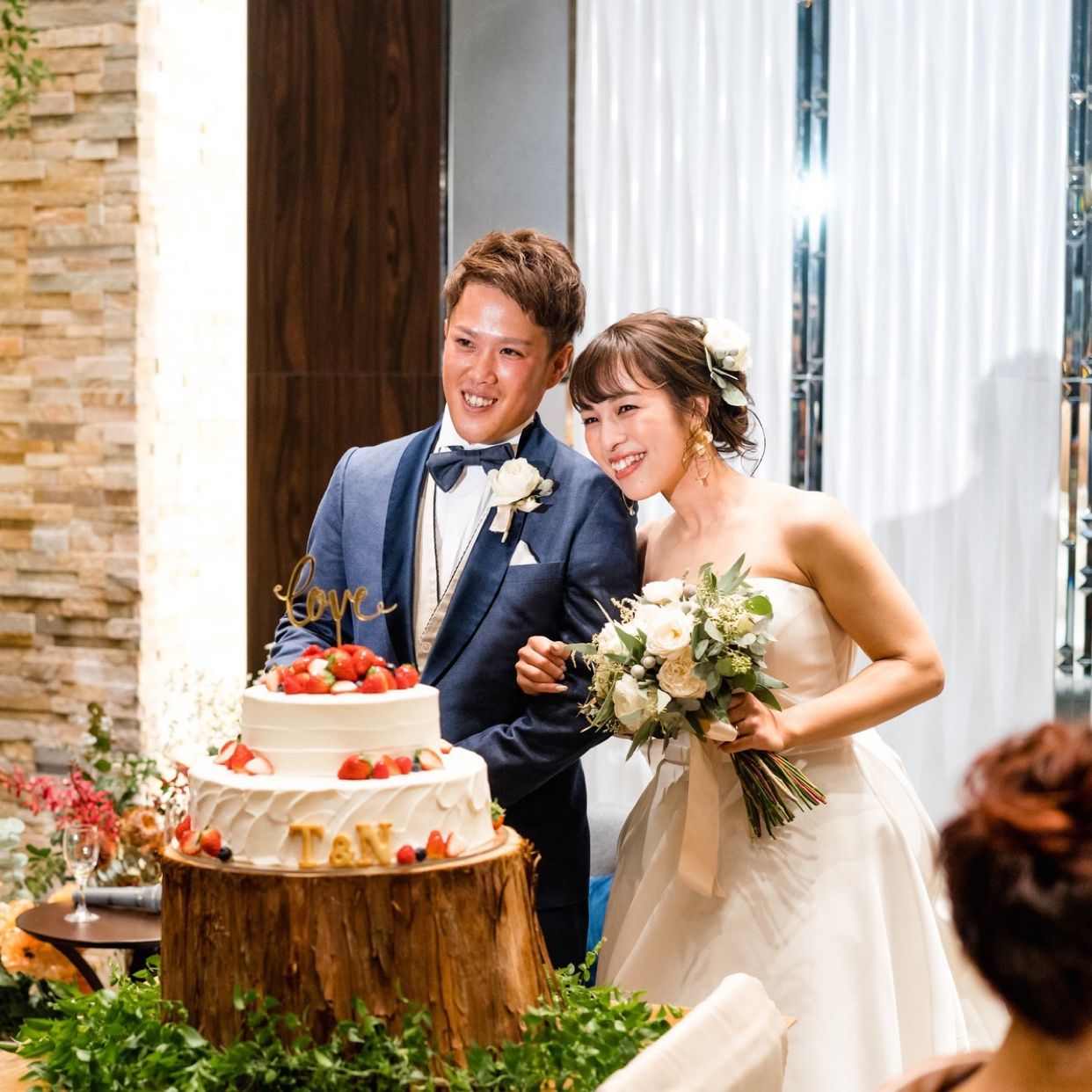 披露宴パーティのカバー写真