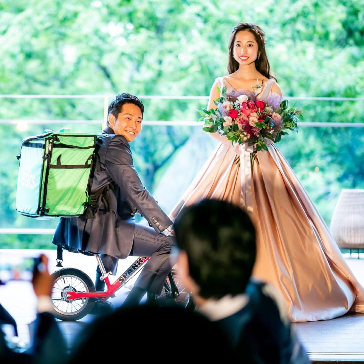 披露宴パーティのカバー写真