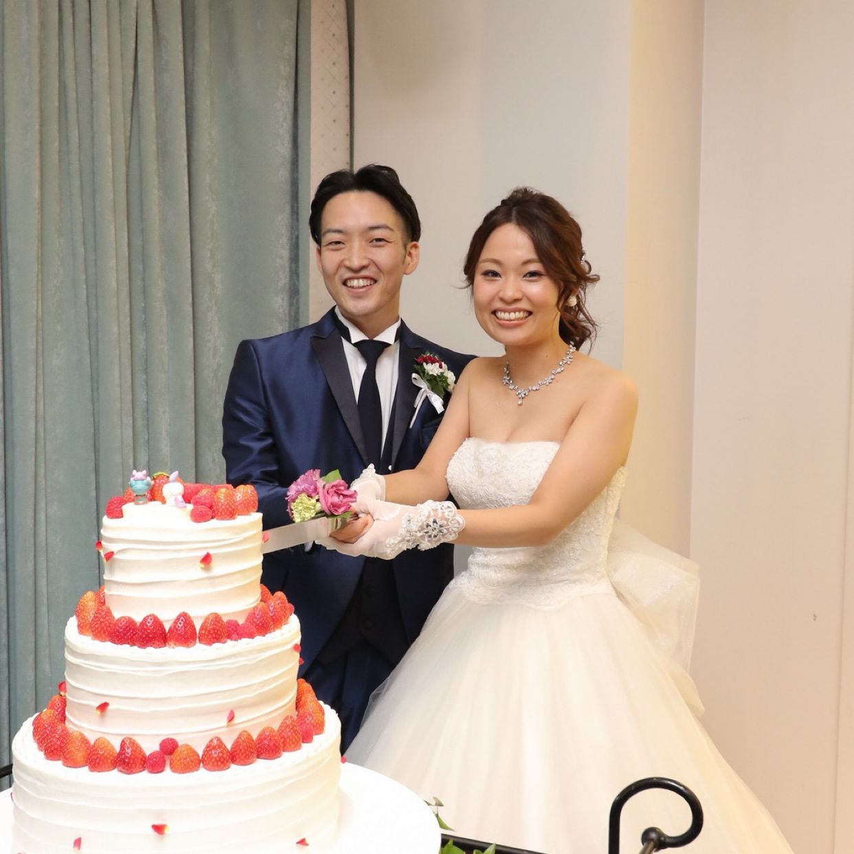 披露宴パーティのカバー写真