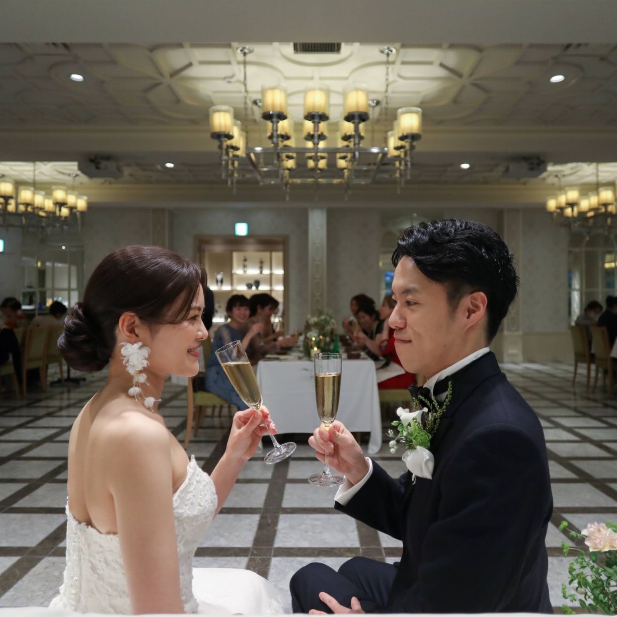 披露宴パーティのカバー写真