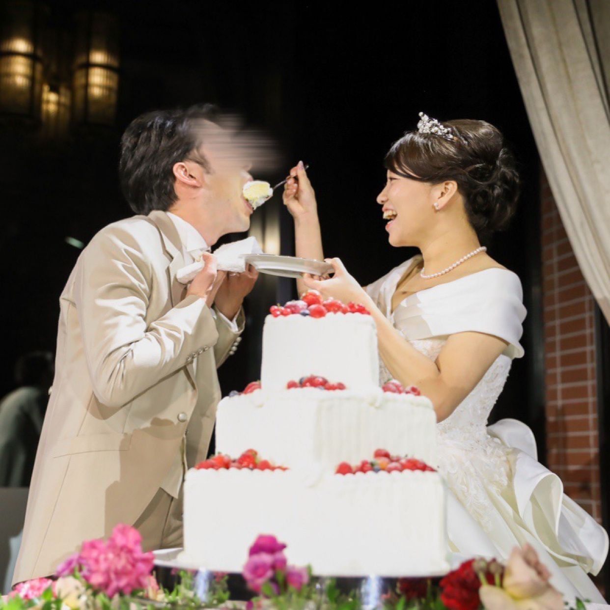 披露宴パーティのカバー写真