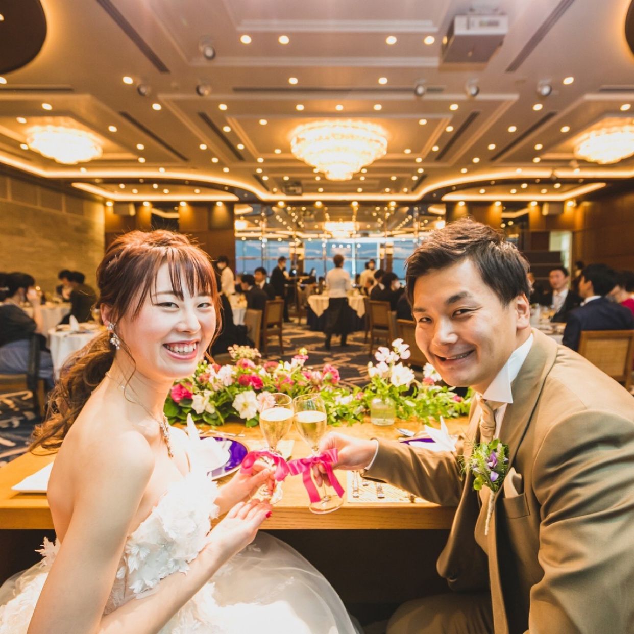 披露宴パーティのカバー写真