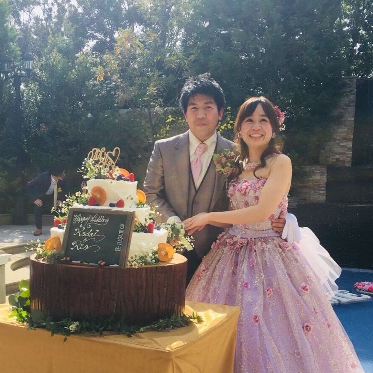 披露宴パーティのカバー写真