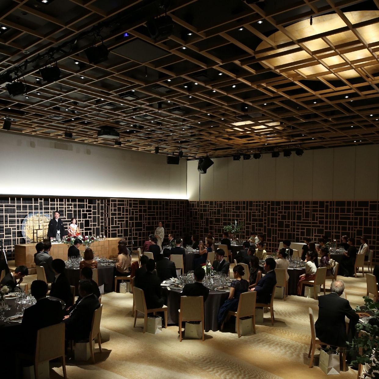 披露宴パーティのカバー写真