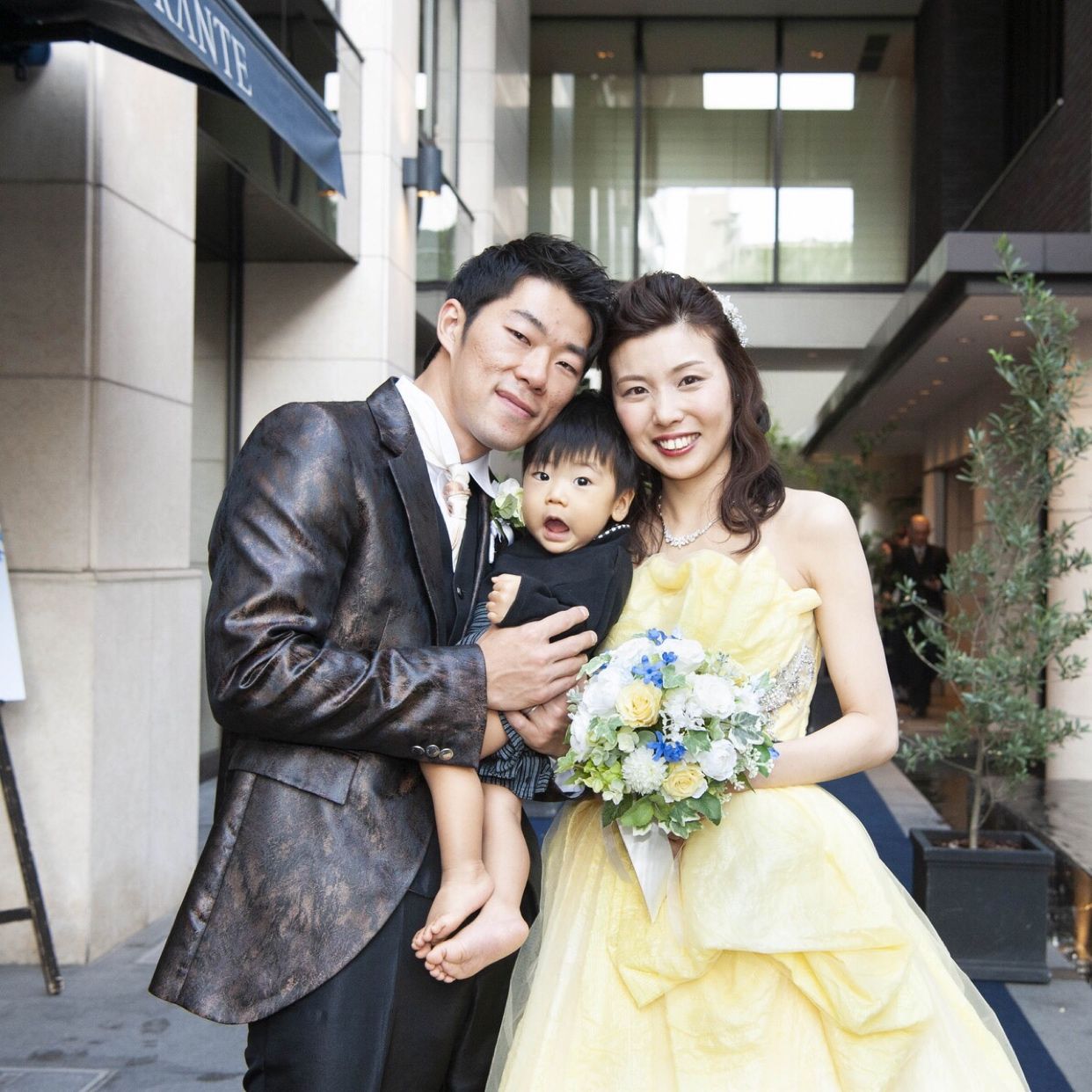 披露宴パーティのカバー写真