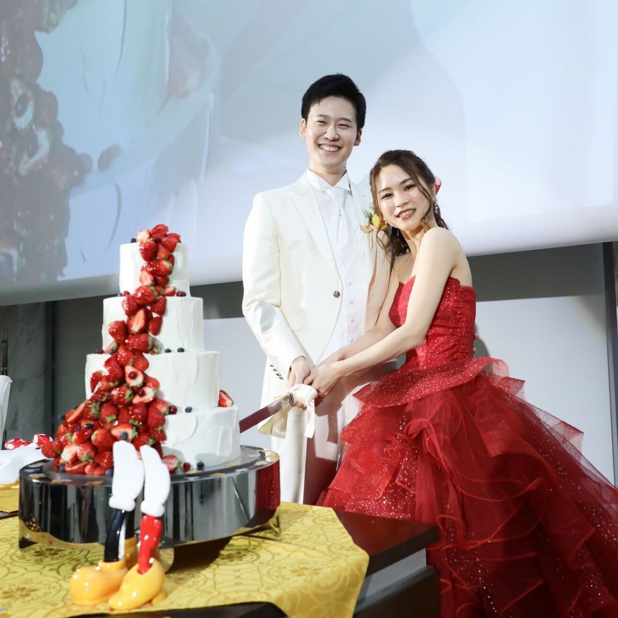 披露宴パーティのカバー写真