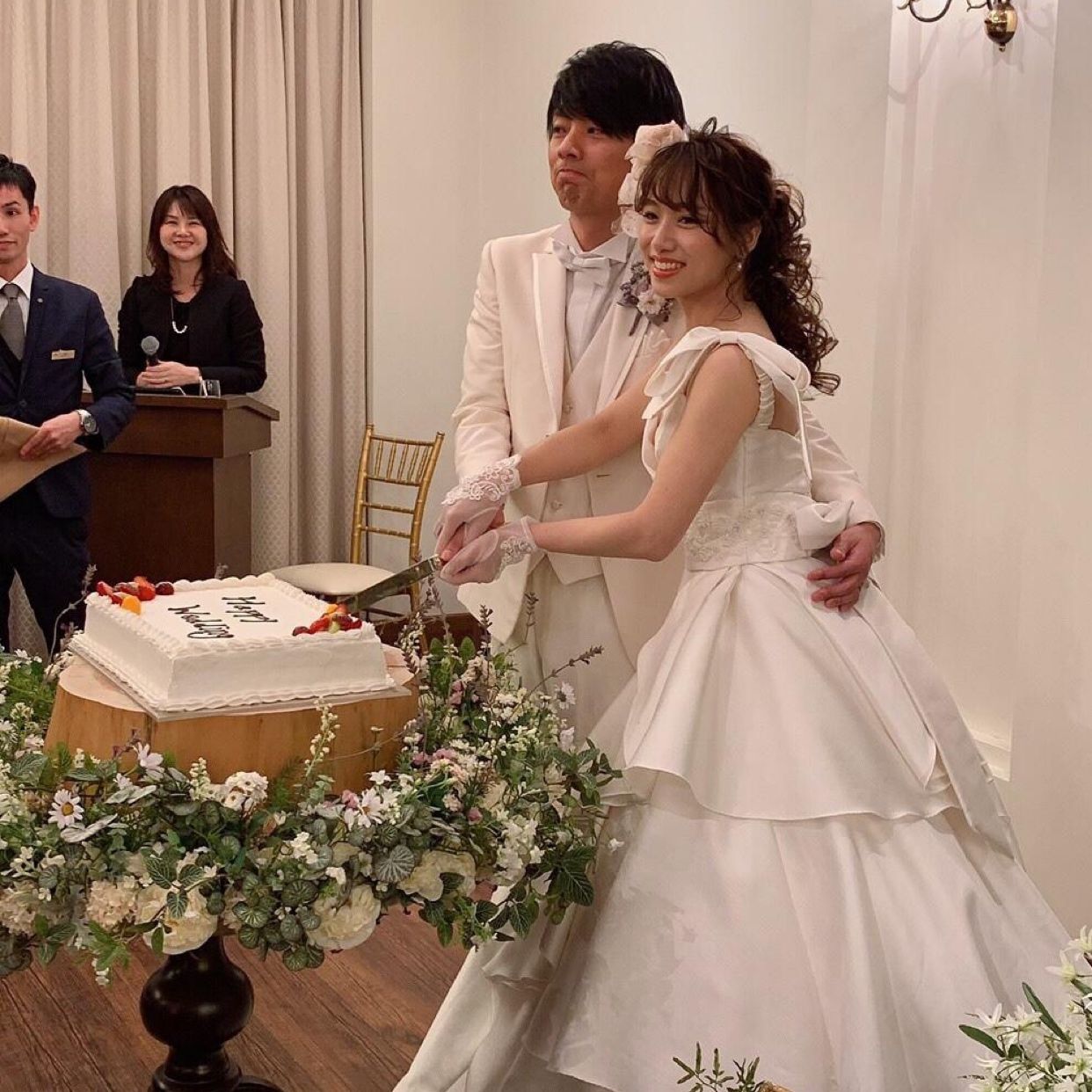 披露宴パーティのカバー写真