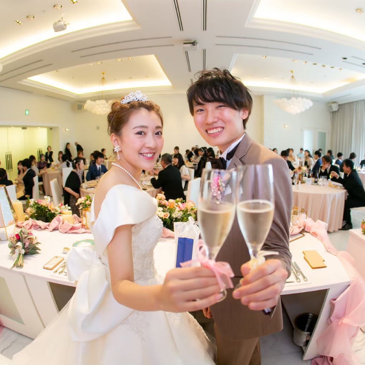 披露宴パーティのカバー写真