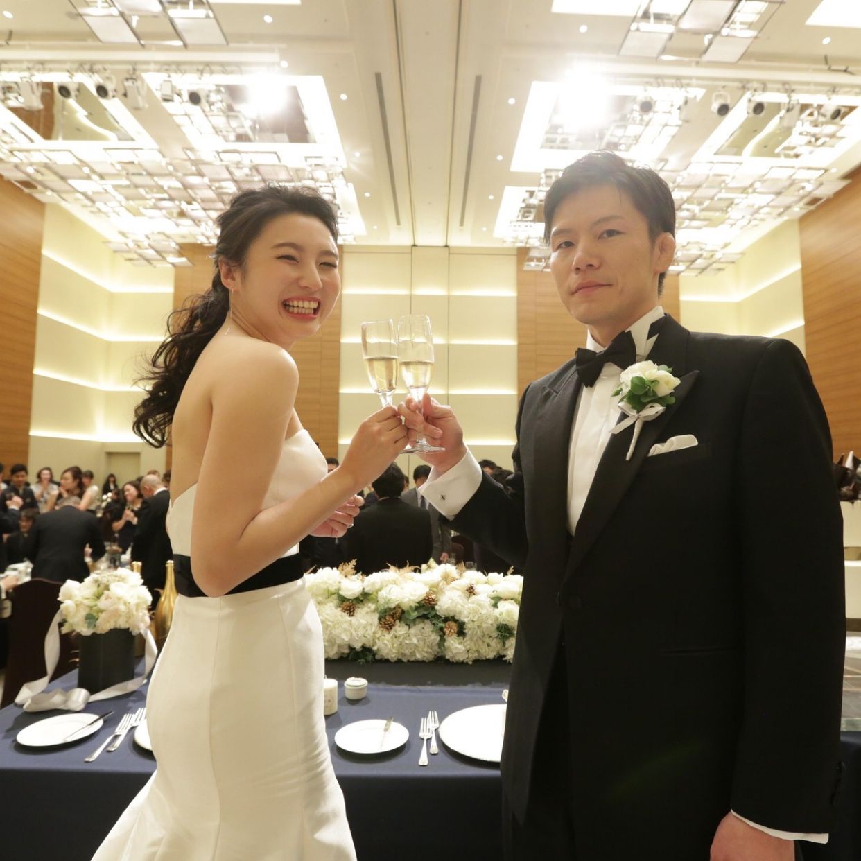 披露宴パーティのカバー写真